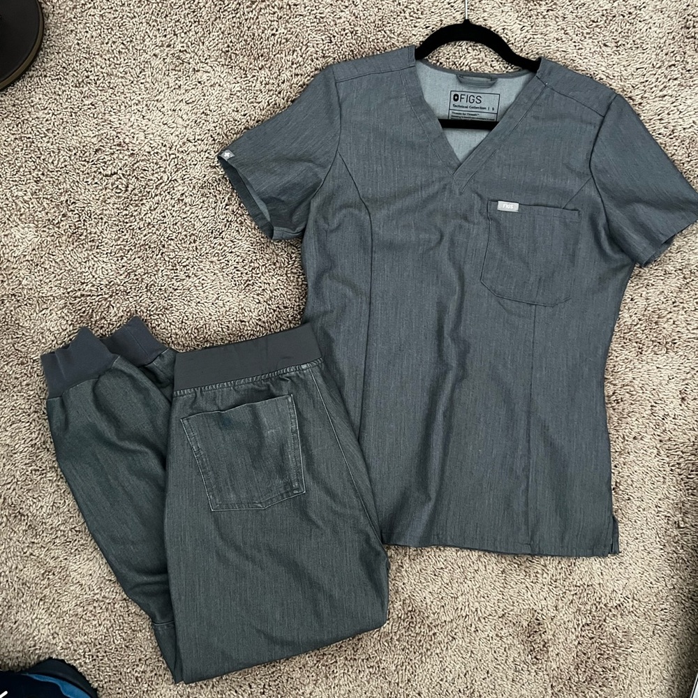 FIGS Graphite Slim Catarina Top & Petite Zamora Joggers Small